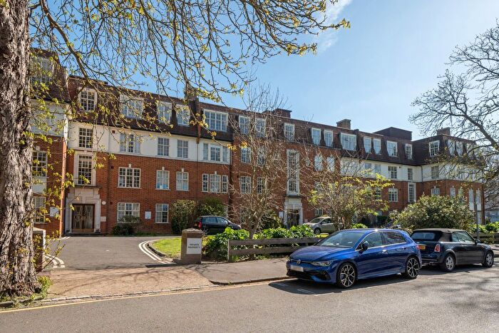 2 Bedroom Flat For Sale In Belmont Grove, London, SE13