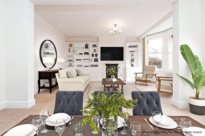 3 Bedroom Flat To Rent In York Mansions, Prince Of Wales Drive, London, SW11