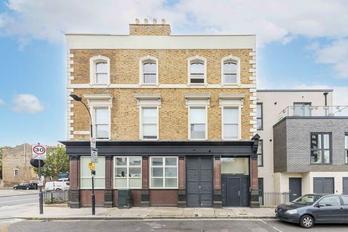 1 Bedroom Flat To Rent In Goldhawk Road, London, W12
