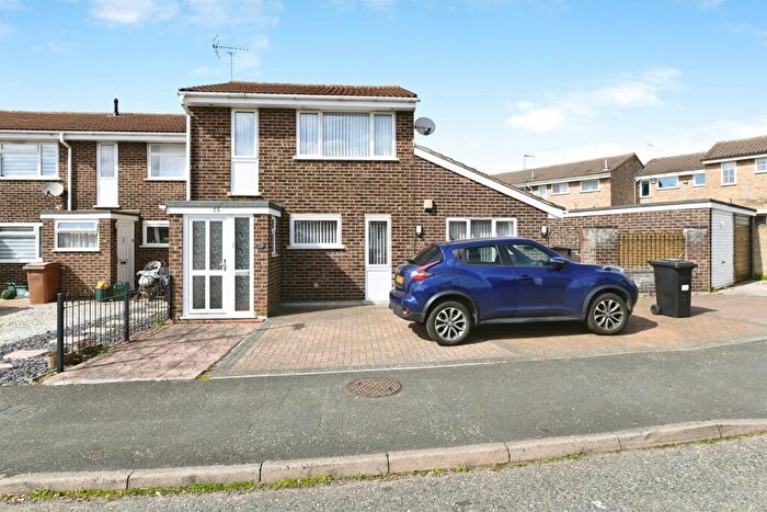 3 Bedroom End Of Terrace House For Sale In Carnation Close, Chelmsford, CM1