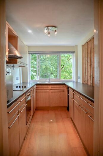 2 Bedroom Flat To Rent In Queenswood Gardens, London E11