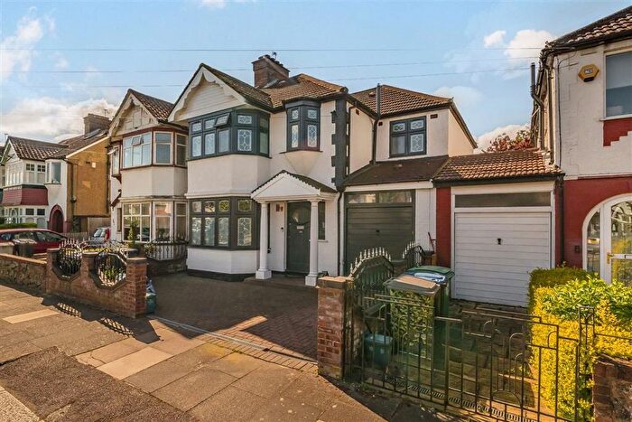 5 Bedroom Semi-Detached House To Rent In Fleetwood Road, Willesden, NW10
