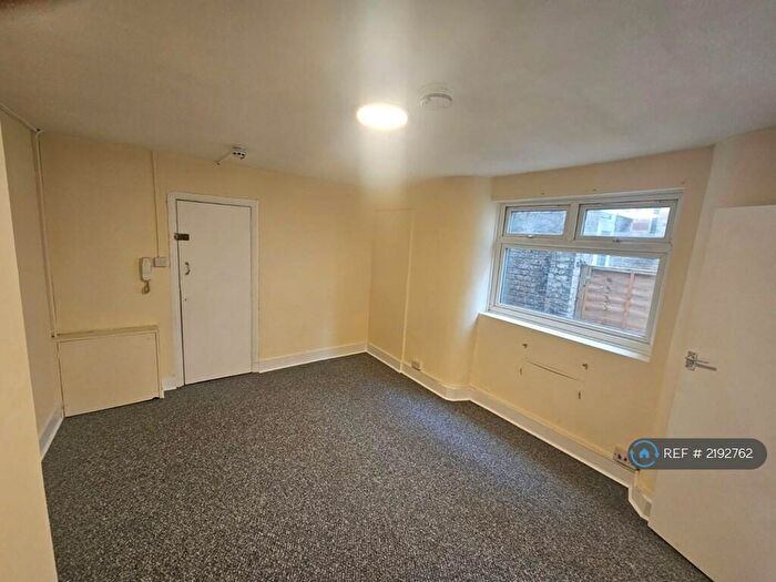 Studio To Rent In Station Road, London, NW10