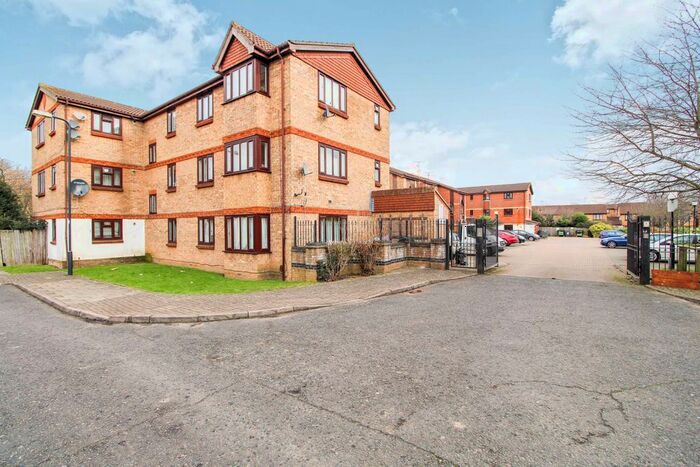 2 Bedroom Flat To Rent In Alliance Close, Wembley, HA0