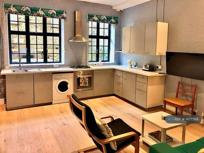 1 Bedroom Flat To Rent In Turner Street, London, E1