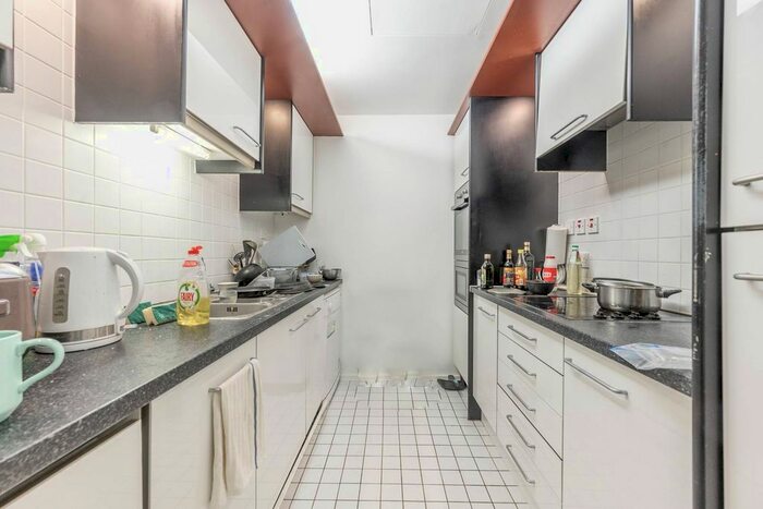2 Bedroom Flat To Rent In Cromwell Road, Kensington, London, SW7