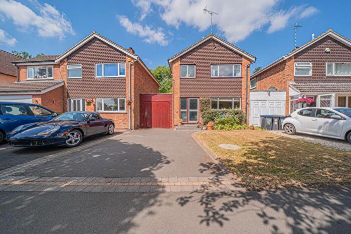 3 Bedroom Link Detached House For Sale In Station Lane, Lapworth, B94