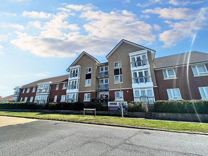 2 Bedroom Flat For Sale In Downlands Court, Roundhay Avenue, Peacehaven, BN10