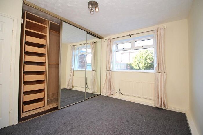 2 Bedroom Flat To Rent In Creighton Avenue, Kenton, Newcastle Upon Tyne., NE3
