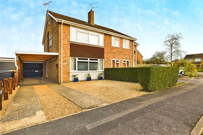 3 Bedroom Semi-Detached House For Sale In Volunteer Road, Theale, Reading, Berkshire, RG7