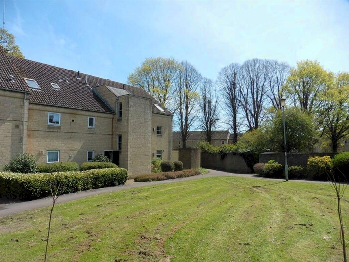 1 Bedroom Flat To Rent In Field View, Chippenham, SN15