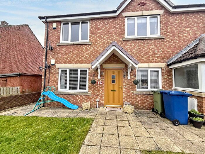 2 Bedroom Flat For Sale In Westward Place, Washington, NE38