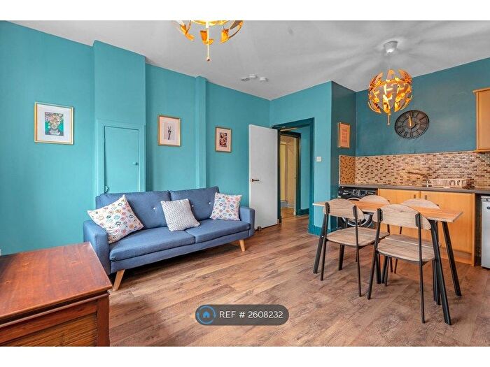 2 Bedroom Flat To Rent In West Annandale Street, Edinburgh, EH7