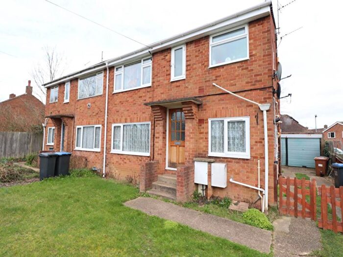 2 Bedroom Flat To Rent In Homestead Road, Hatfield, Hertfordshire, AL10