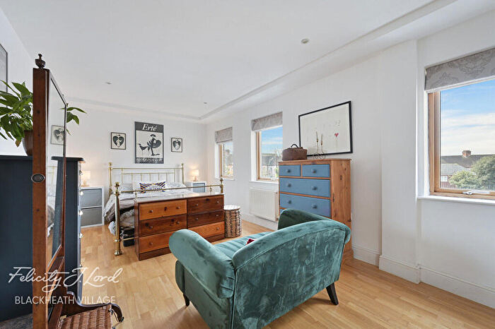 2 Bedroom Apartment For Sale In Bankwell Road, London, SE13