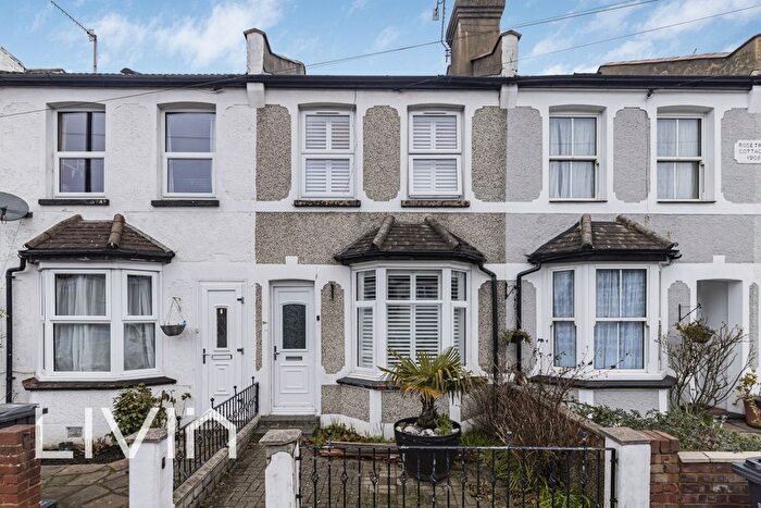 2 Bedroom Terraced House For Sale In Chipstead Valley Road, Coulsdon, Surrey, CR5