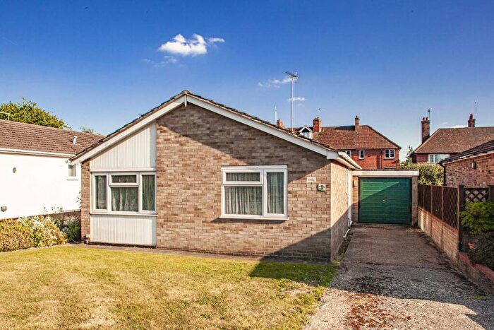 2 Bedroom Detached Bungalow For Sale In Lockstile Way, Goring On Thames, RG8