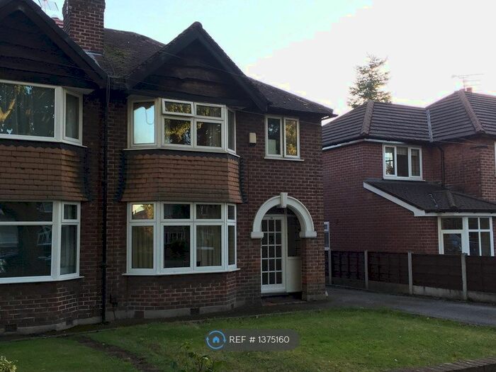 3 Bedroom Semi-Detached House To Rent In Eastway, Sale, M33