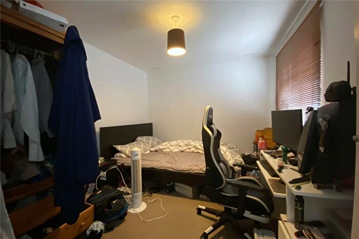 2 Bedroom Flat For Sale In Oak Green, Winchester Road, Four Marks, Alton, GU34
