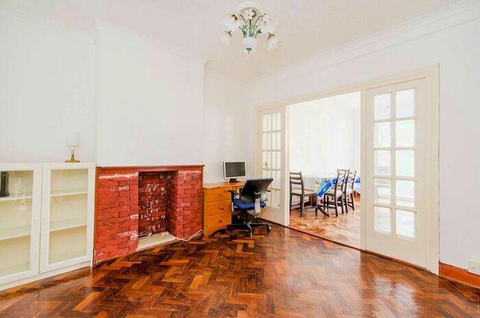 4 Bedroom Property To Rent In Avalon Road, West Ealing, London, W13