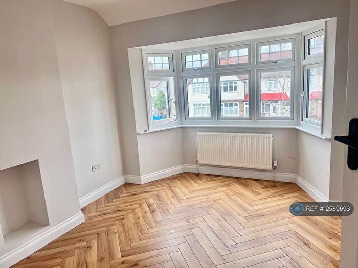 3 Bedroom Terraced House To Rent In Aviemore Way, Beckenham, BR3