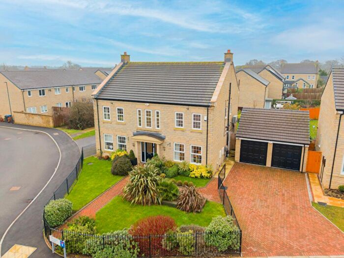 5 Bedroom Detached House For Sale In Spruisty Green, Killinghall, HG3