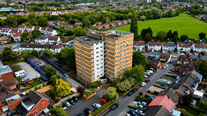 2 Bedroom Flat For Sale In Firmstone Street, Stourbridge, DY8