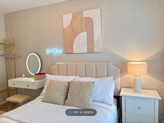 2 Bedroom Flat To Rent In Bouverie Court, Leeds, LS9