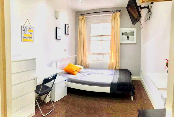 6 Bedroom End Of Terrace House To Rent In Agar Grove, London, NW1