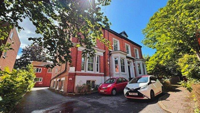 4 Bedroom Apartment To Rent In Wynnstay Grove, Victoria Park, Manchester, M14