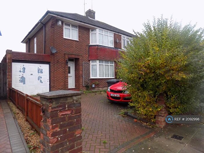 3 Bedroom Semi-Detached House To Rent In Black Swan Lane, Luton, LU3