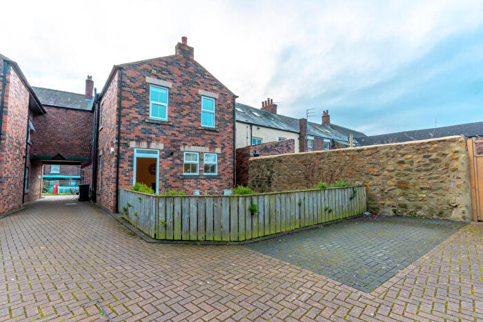 3 Bedroom House To Rent In Gilesgate, Durham, DH1