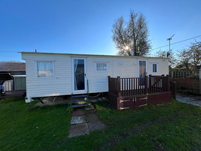 2 Bedroom Mobile/park Home For Sale In Willow Lane, Winchelsea Beach, Winchelsea, TN36