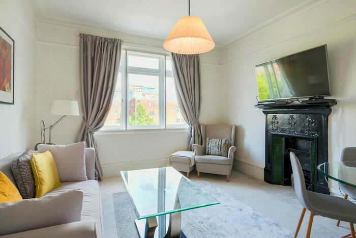 3 Bedroom Flat To Rent In Talgarth Mansions, Barons Court, W14