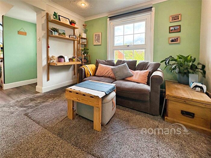 1 Bedroom Apartment For Sale In High Street, Bagshot, Surrey, GU19