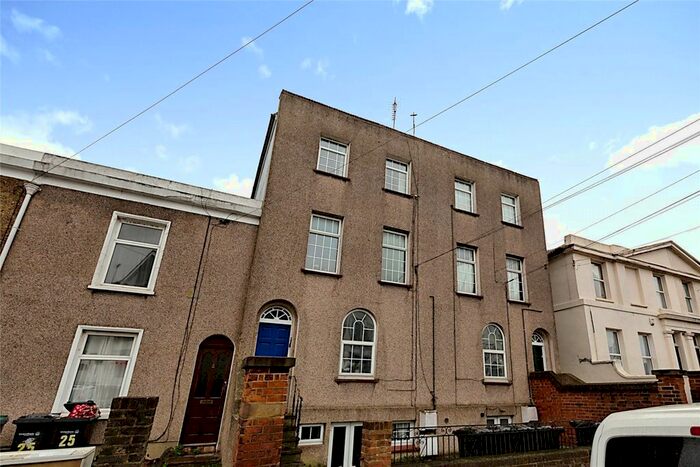 1 Bedroom Flat To Rent In Dover Road, Northfleet, Gravesend, Kent, DA11