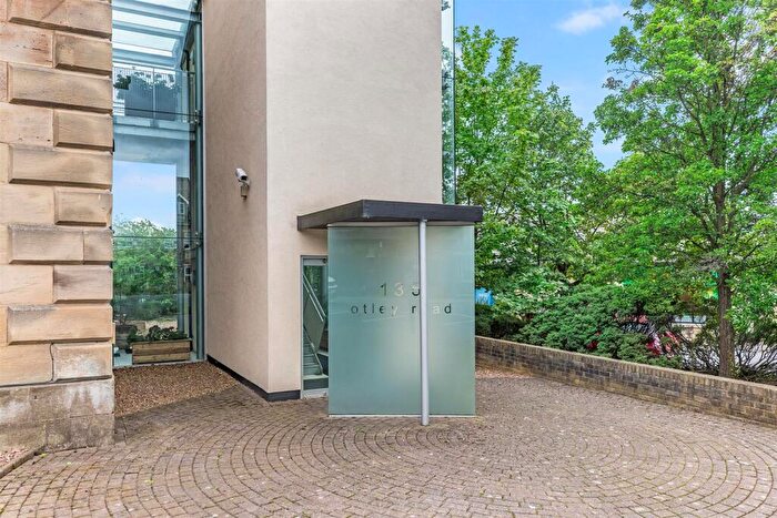 2 Bedroom Apartment For Sale In Otley Road, Guiseley, Leeds, LS20