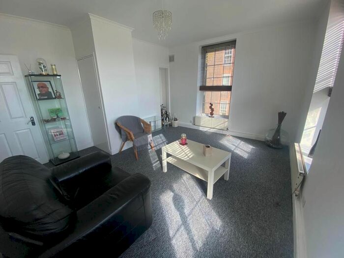 2 Bedroom Flat To Rent In Hazelwood House, Evelyn Street, London, SE8