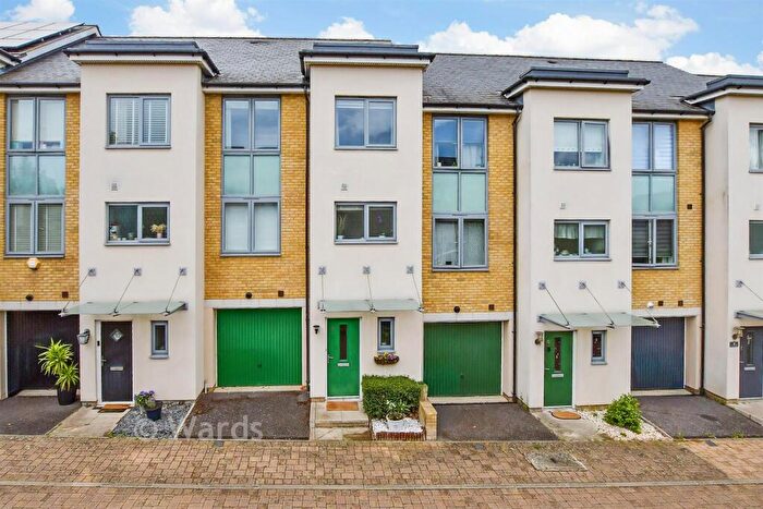 4 Bedroom Terraced House For Sale In Darwin Rise, Gravesend, Kent, DA11