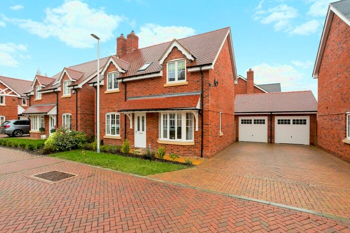 4 Bedroom Detached House To Rent In The Pippins, Swallowfield, Reading RG7