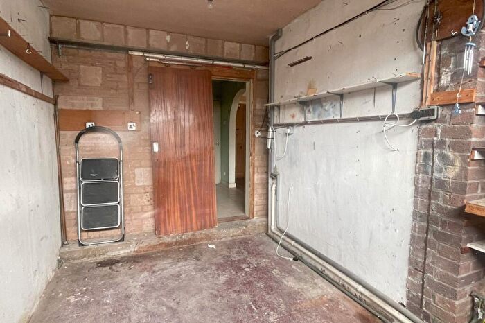 3 Bedroom End Of Terrace House For Sale In Links Avenue, Little Sutton, Ellesmere Port, Cheshire, CH66