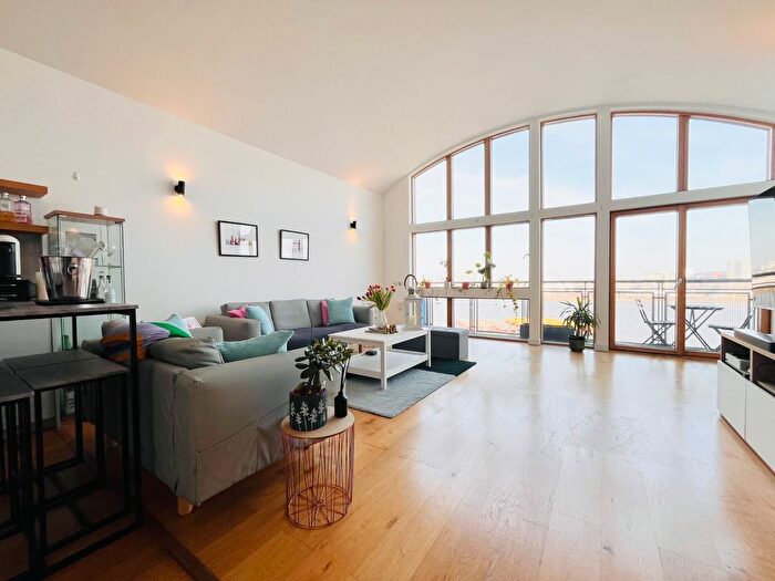 3 Bedroom Flat To Rent In Maurer Court, Mudlarks Boulevard, SE10