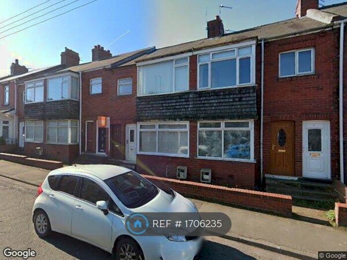 2 Bedroom Maisonette To Rent In Station Avenue South, Fencehouses, Houghton Le Spring, DH4