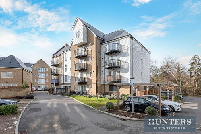 2 Bedroom Flat For Sale In Gunpowder Road, Worcester Park, KT4