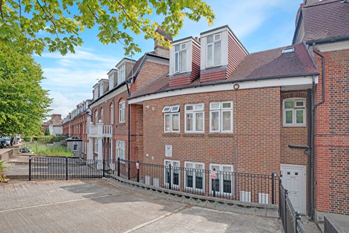 2 Bedroom Flat To Rent In Southcroft Road, (), Tooting, SW16