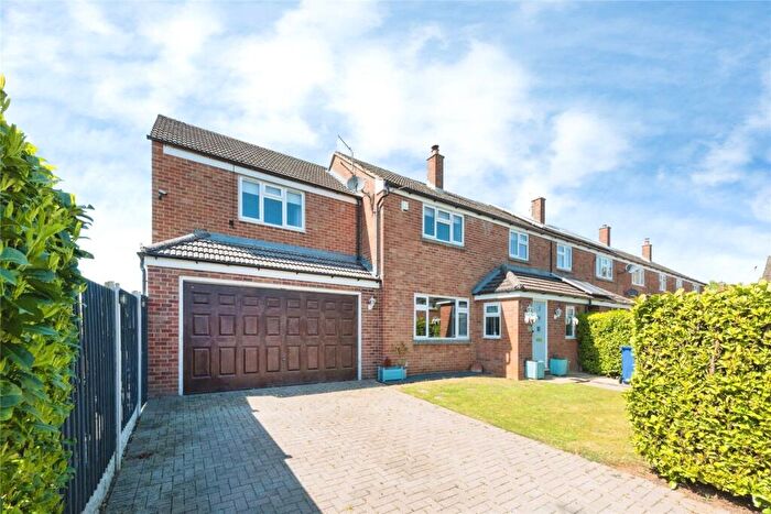 4 Bedroom Semi-Detached House For Sale In Elderfield Road, Bicester, Oxfordshire, OX27