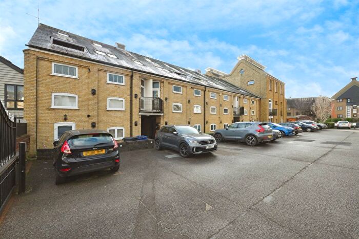 2 Bedroom Flat For Sale In Omega Maltings, Ware, SG12