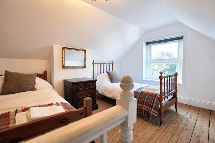 3 Bedroom Terraced House For Sale In Exeter Street, Salisbury, SP1