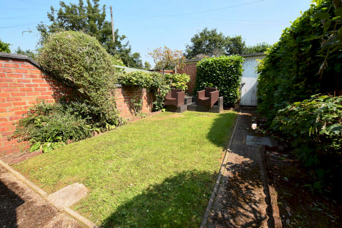 4 Bedroom Terraced House To Rent In Kingsthorpe Grove, Kingsthorpe, Northampton, NN2