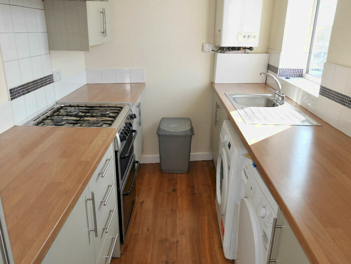 3 Bedroom Flat To Rent In Duke Street, Macclesfield, Cheshire, SK11